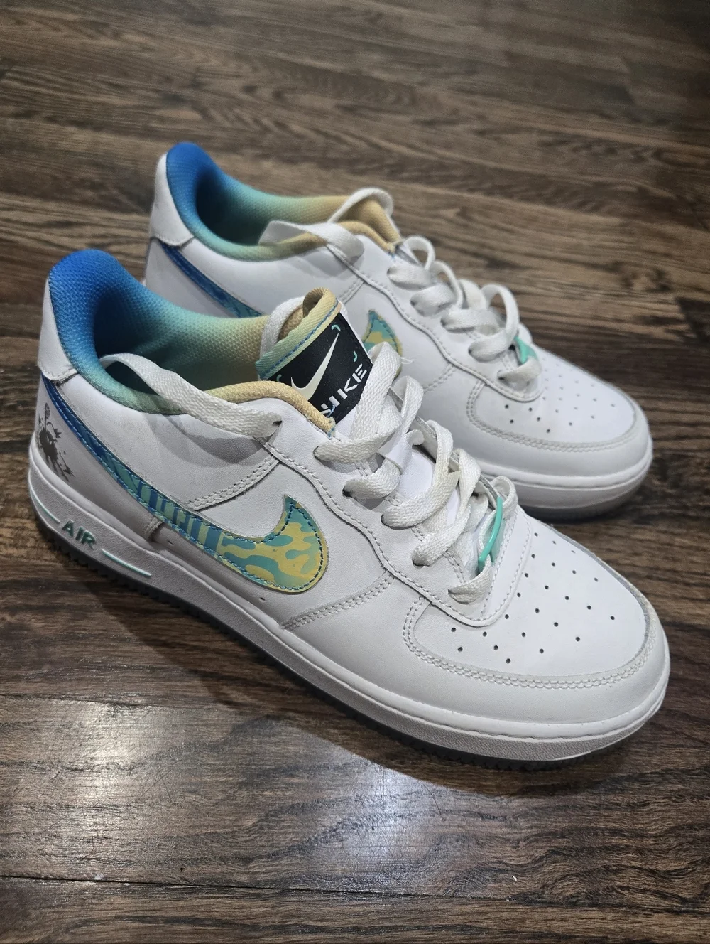 Nike Air Force 1 LV8 GS Unlock Your Space White Multi Sneakers Youth 6.5